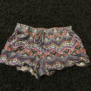 Aztec patterned elastic band shorts